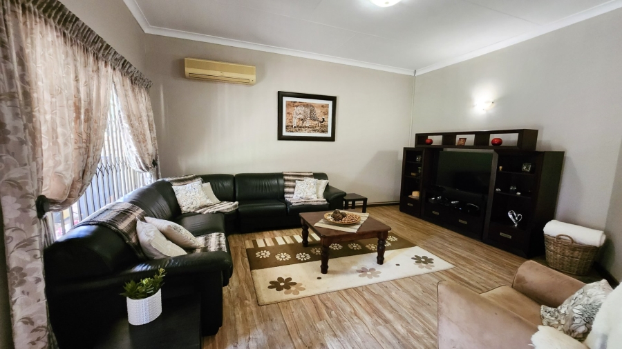 4 Bedroom Property for Sale in Wilkoppies North West